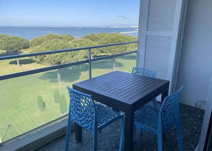 Apartman Face Climatise Avec Parking Au Grau-du-roi - Fr-1-731-141 *